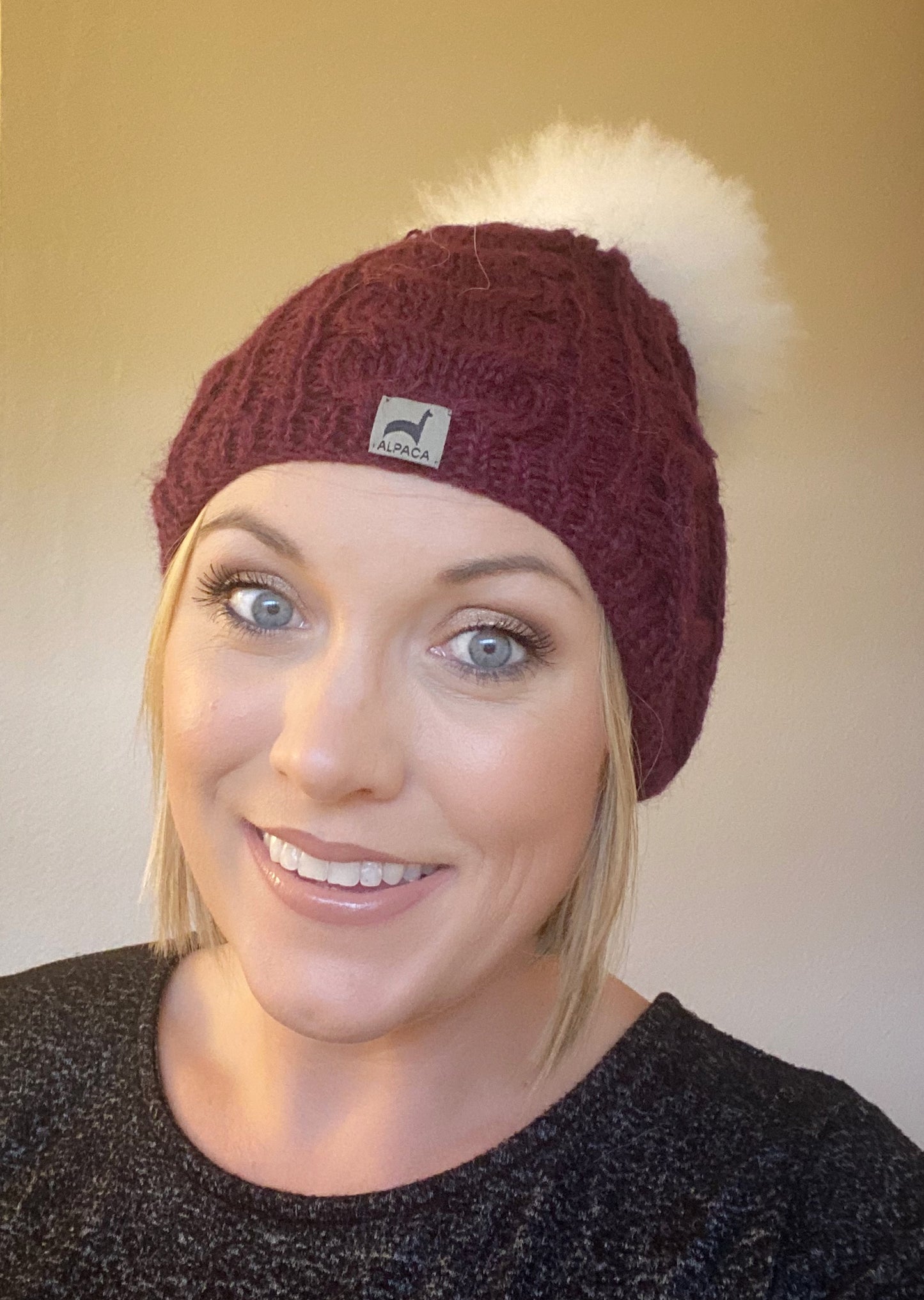 POM-POM CABLE ALPACA HAT